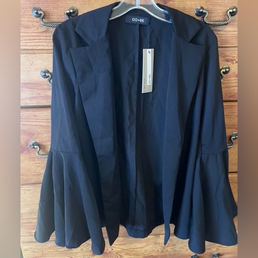 DO+BE Elegant Black Flared Sleeve Jacket